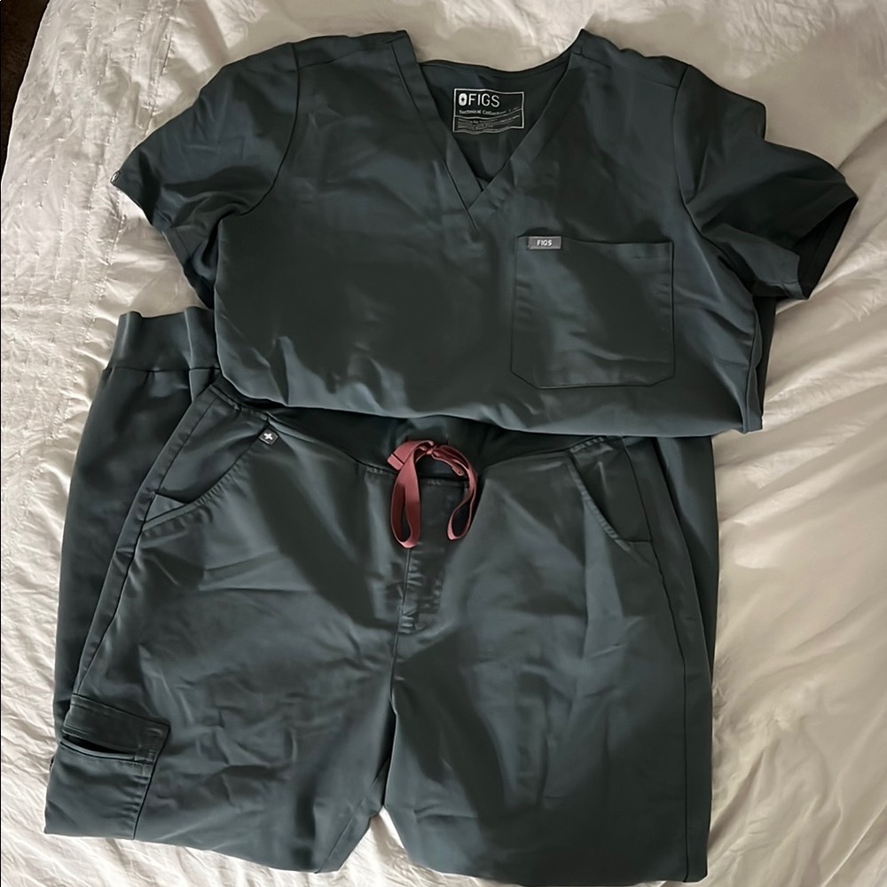 FIGS Deep green Scrub Set with Burgundy Tie